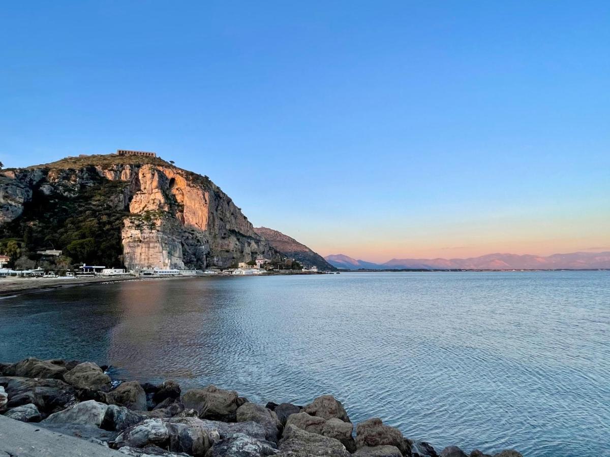 Irene'S Apartment Terracina Exterior photo